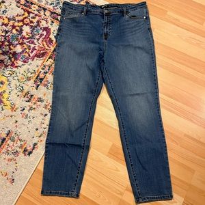 ⚠️ Buffalo jeans